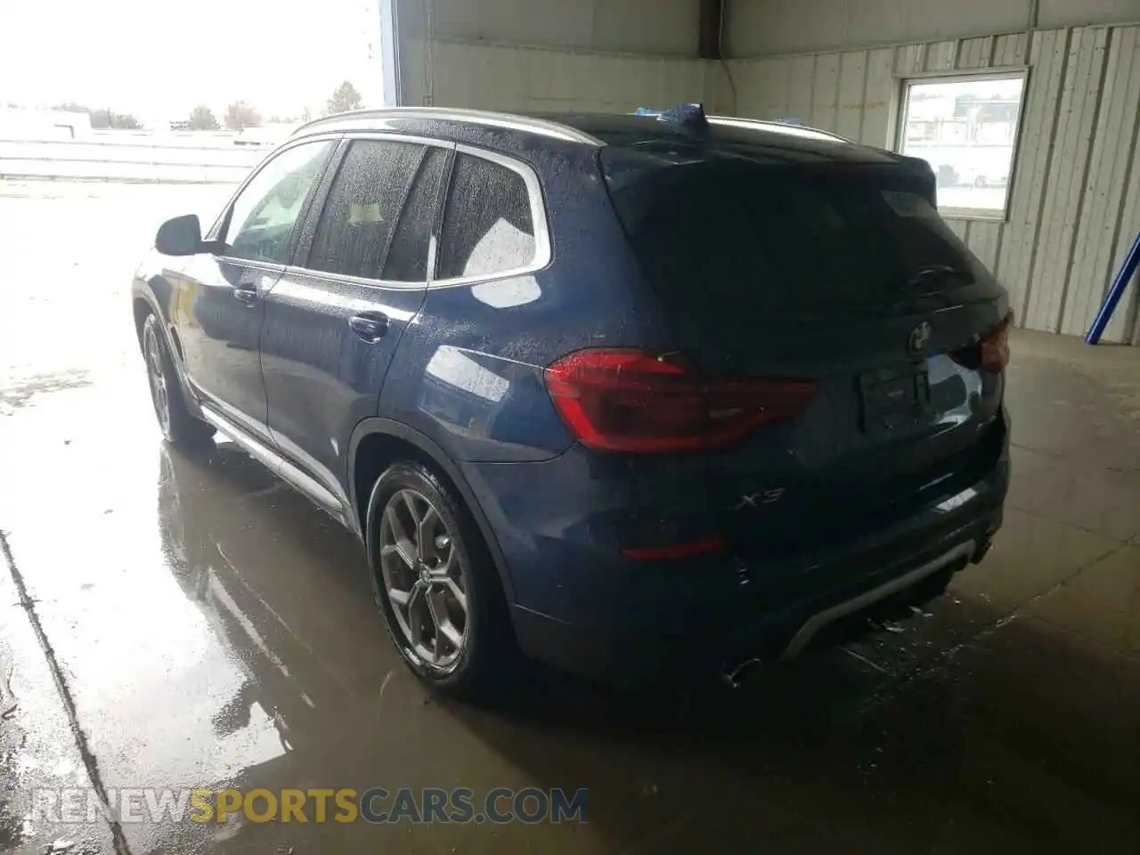 3 Photograph of a damaged car 5UXTY5C00M9E71003 BMW X3 2021