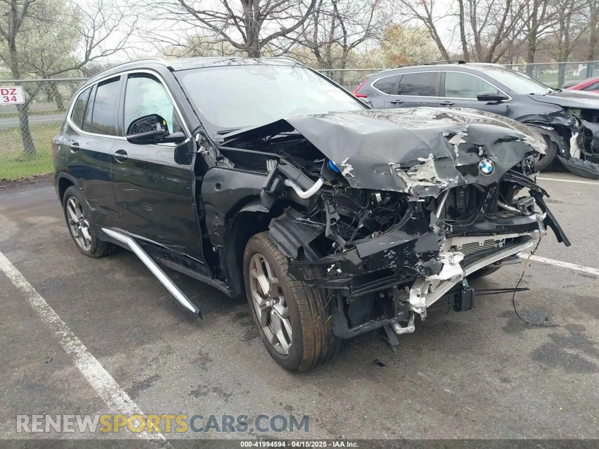 1 Photograph of a damaged car 5UXTY5C00M9F37677 BMW X3 2021