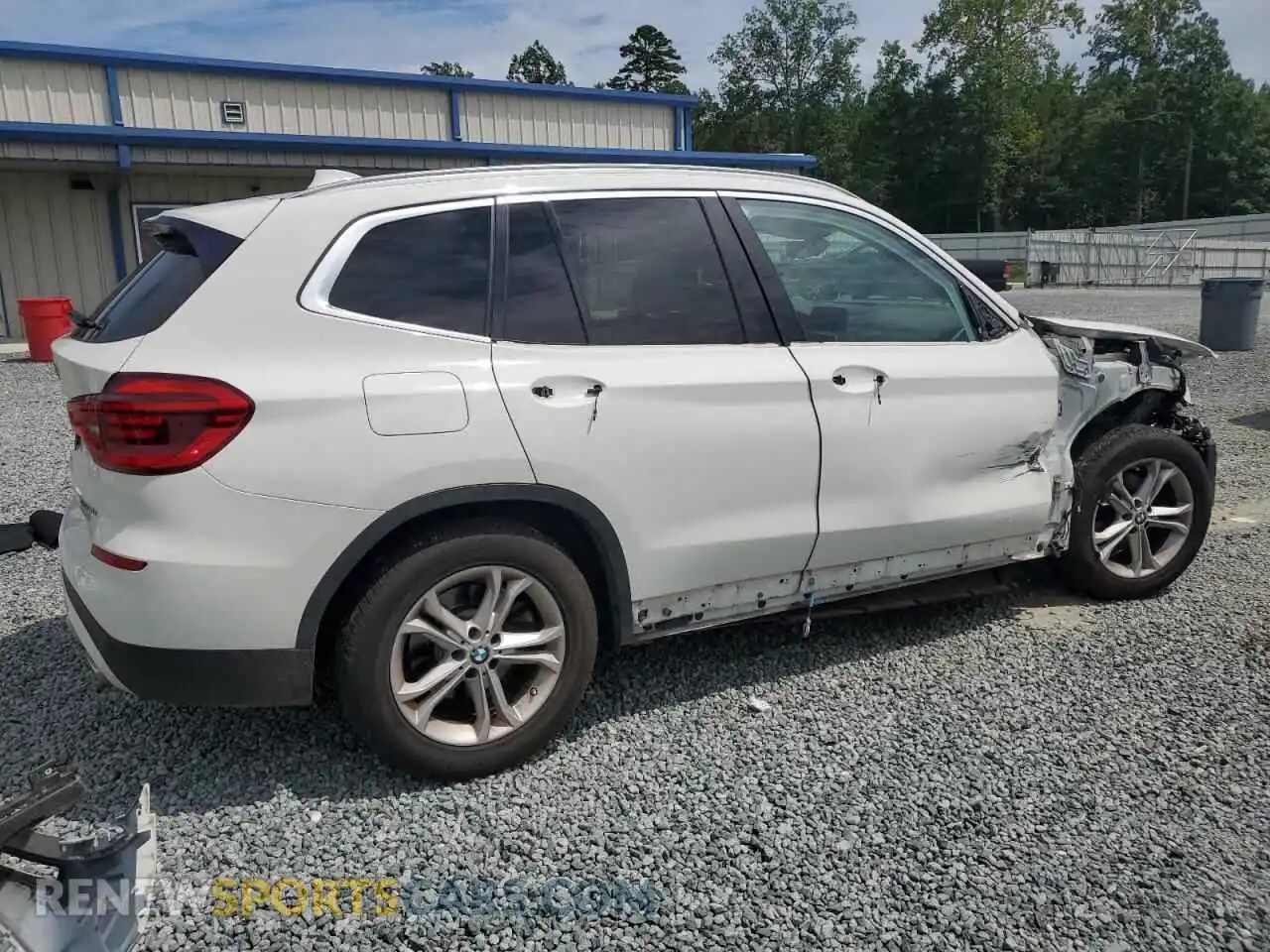 3 Photograph of a damaged car 5UXTY5C00M9G03967 BMW X3 2021