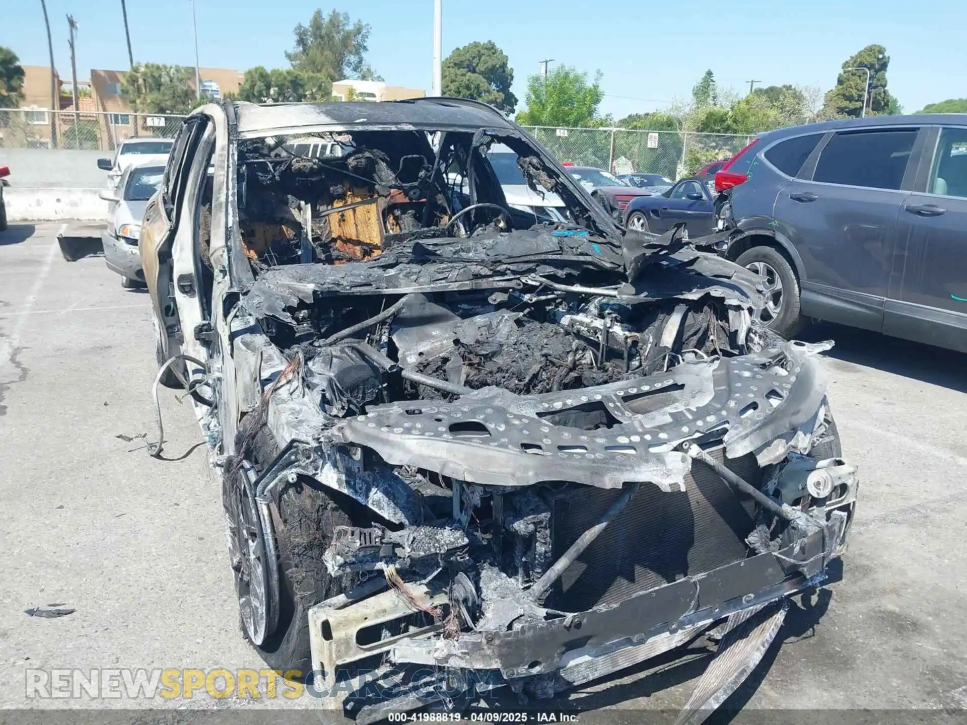 1 Photograph of a damaged car 5UXTY5C00M9H2A905 BMW X3 2021