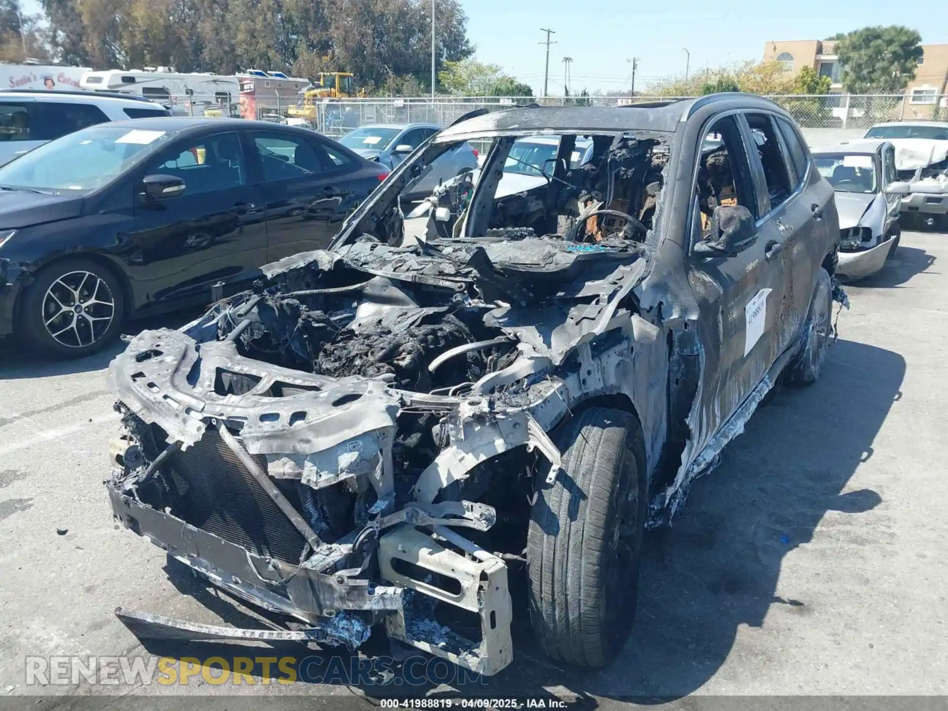 2 Photograph of a damaged car 5UXTY5C00M9H2A905 BMW X3 2021
