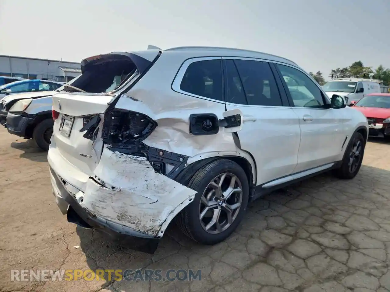 3 Photograph of a damaged car 5UXTY5C01M9E16396 BMW X3 2021