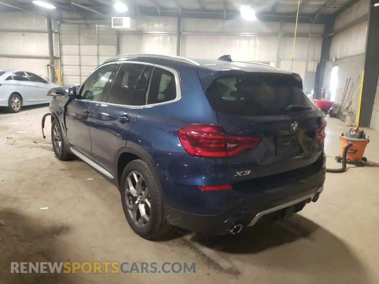 3 Photograph of a damaged car 5UXTY5C02M9D88009 BMW X3 2021