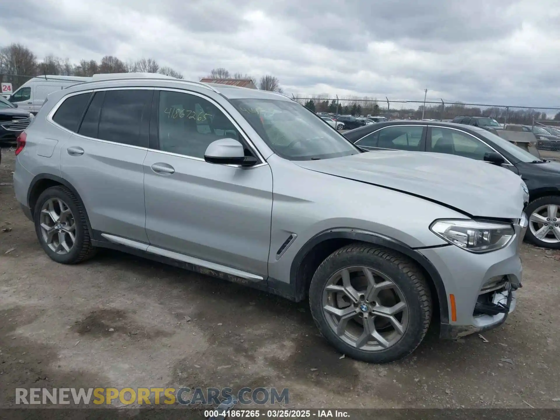 1 Photograph of a damaged car 5UXTY5C02M9F46381 BMW X3 2021