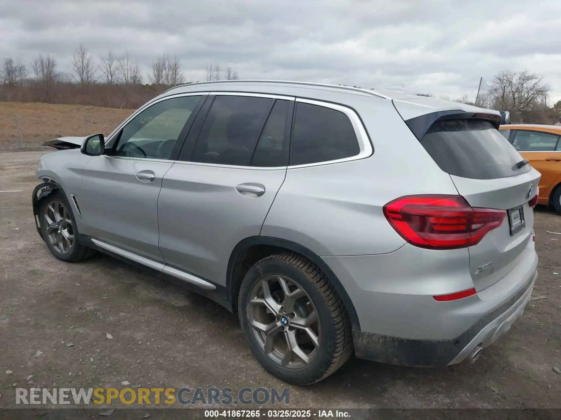 3 Photograph of a damaged car 5UXTY5C02M9F46381 BMW X3 2021