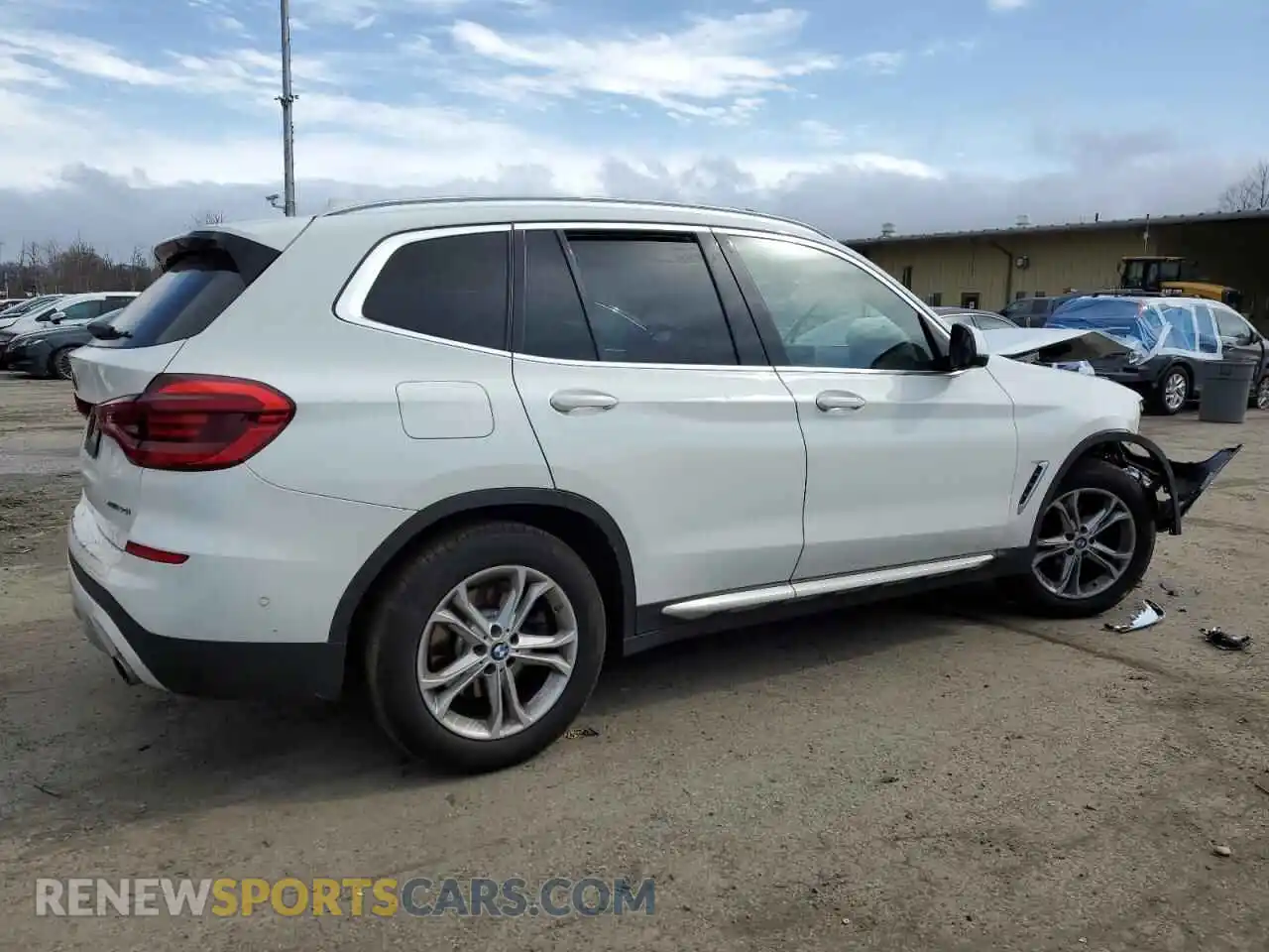 3 Photograph of a damaged car 5UXTY5C02M9G40244 BMW X3 2021