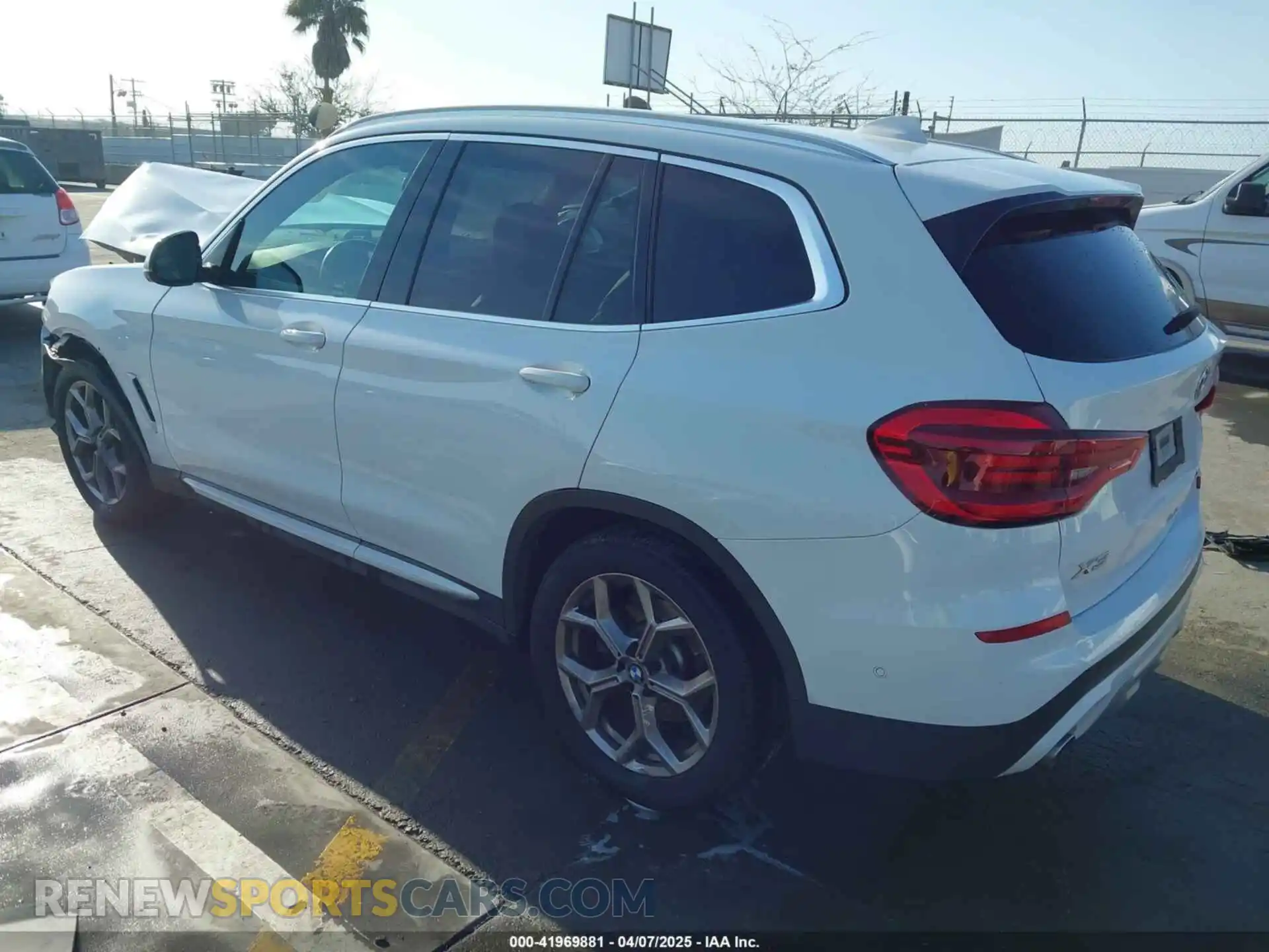 3 Фотография поврежденного автомобиля 5UXTY5C02M9G99794 BMW X3 2021