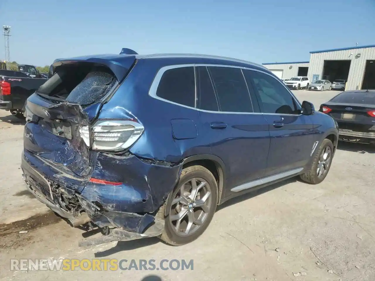 3 Photograph of a damaged car 5UXTY5C03M9E68676 BMW X3 2021