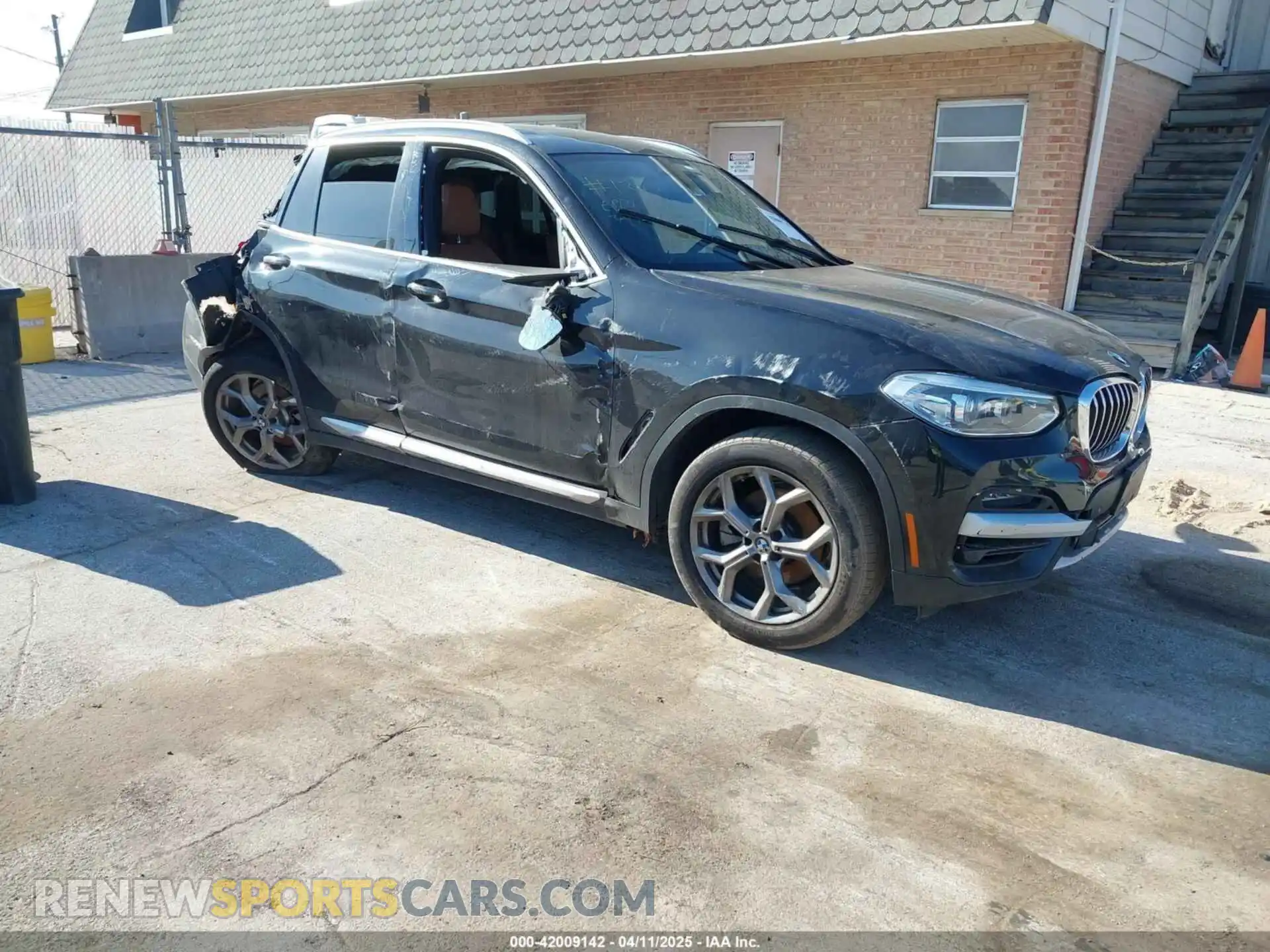 1 Photograph of a damaged car 5UXTY5C03M9G54380 BMW X3 2021