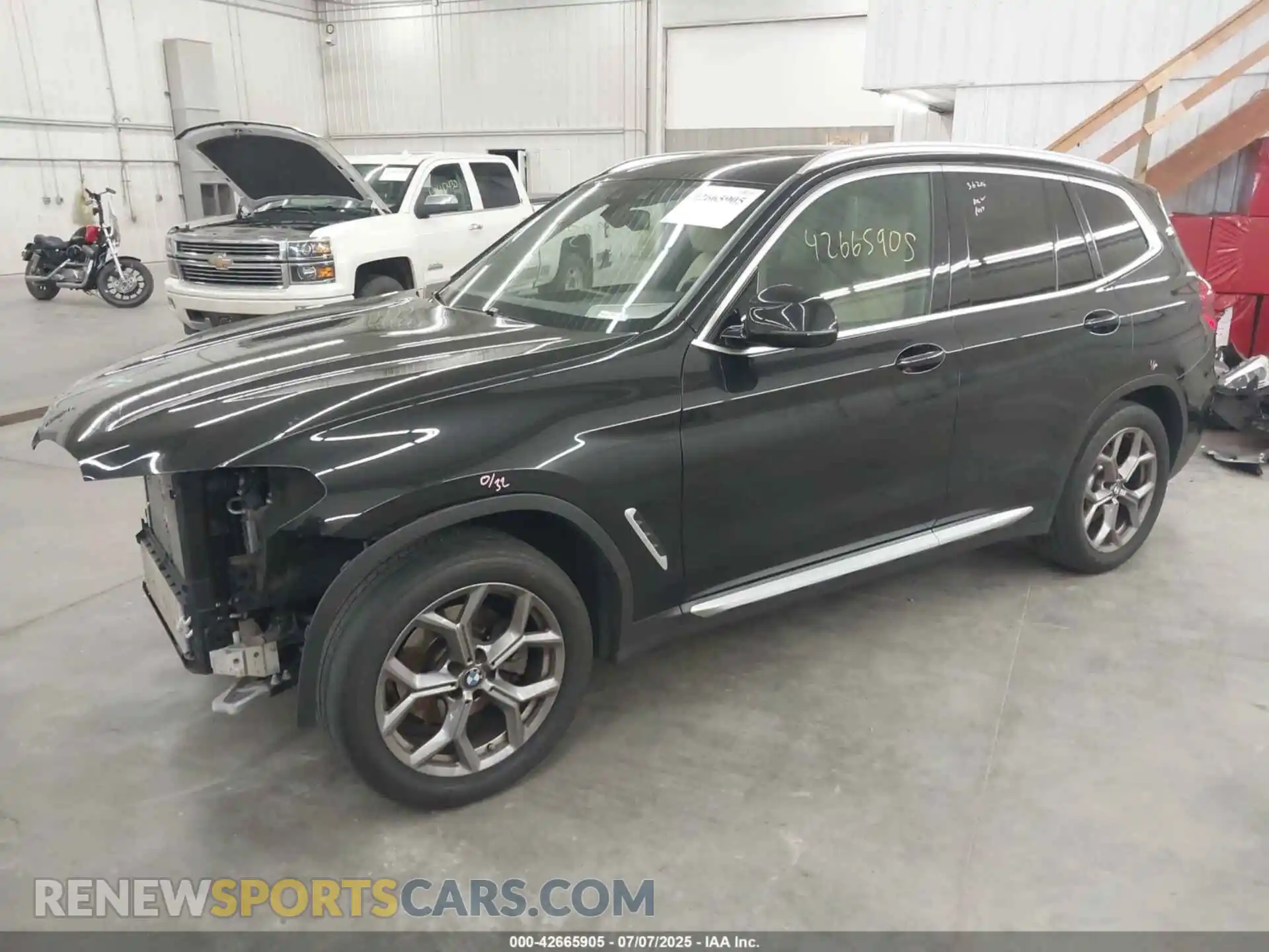2 Photograph of a damaged car 5UXTY5C04M9D97147 BMW X3 2021