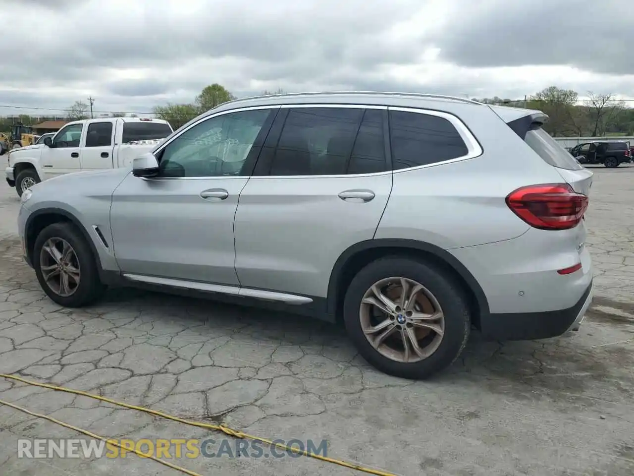 2 Photograph of a damaged car 5UXTY5C04M9F88079 BMW X3 2021
