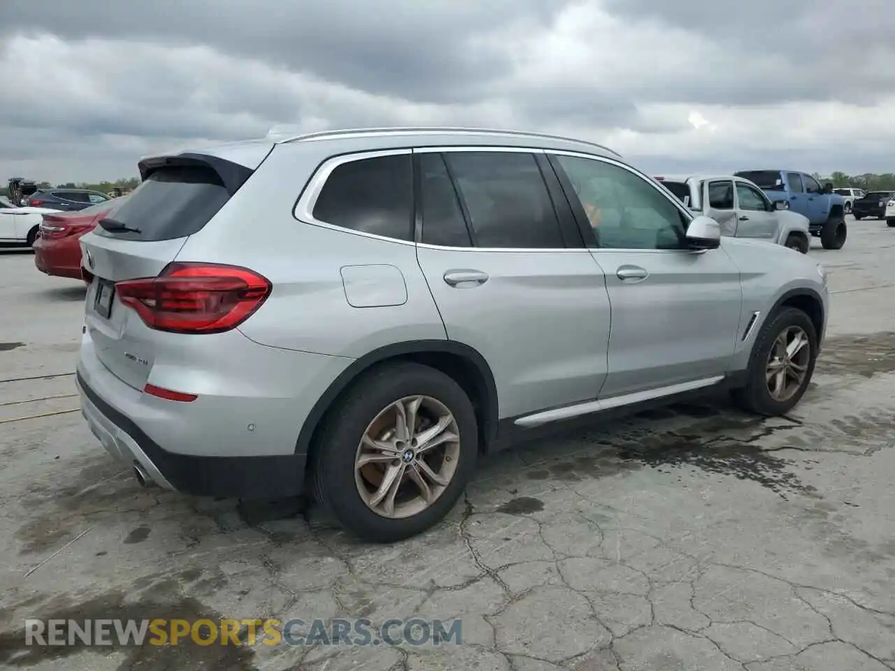3 Photograph of a damaged car 5UXTY5C04M9F88079 BMW X3 2021
