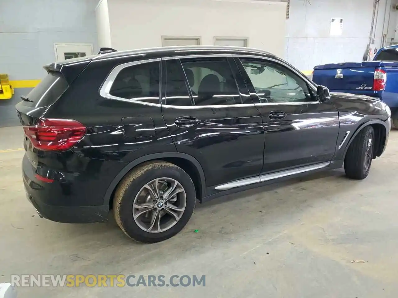 3 Photograph of a damaged car 5UXTY5C04M9G09836 BMW X3 2021