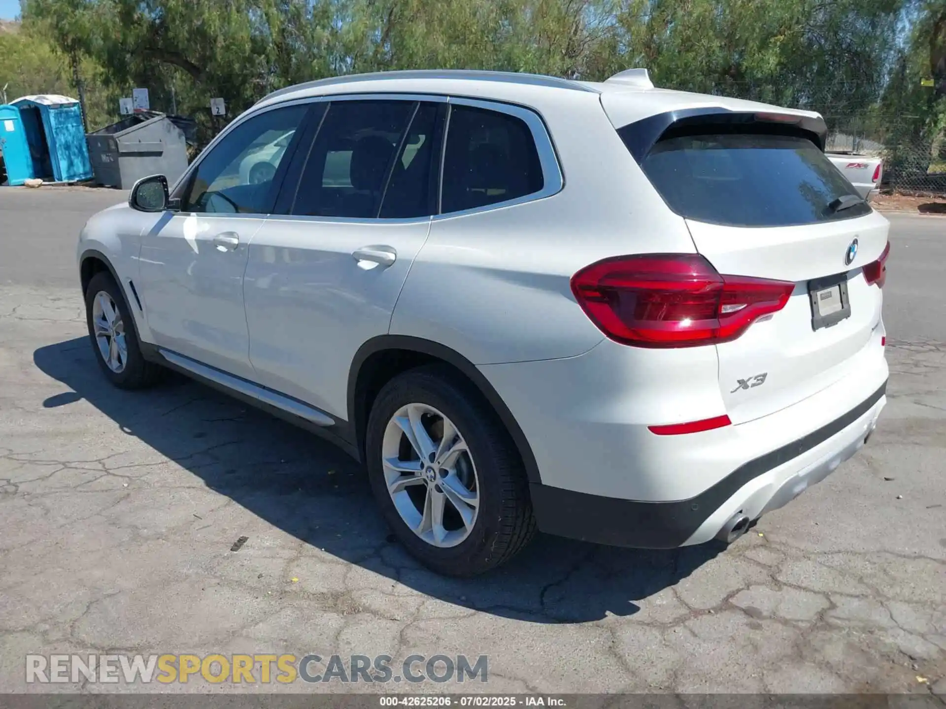 3 Photograph of a damaged car 5UXTY5C04M9G18634 BMW X3 2021