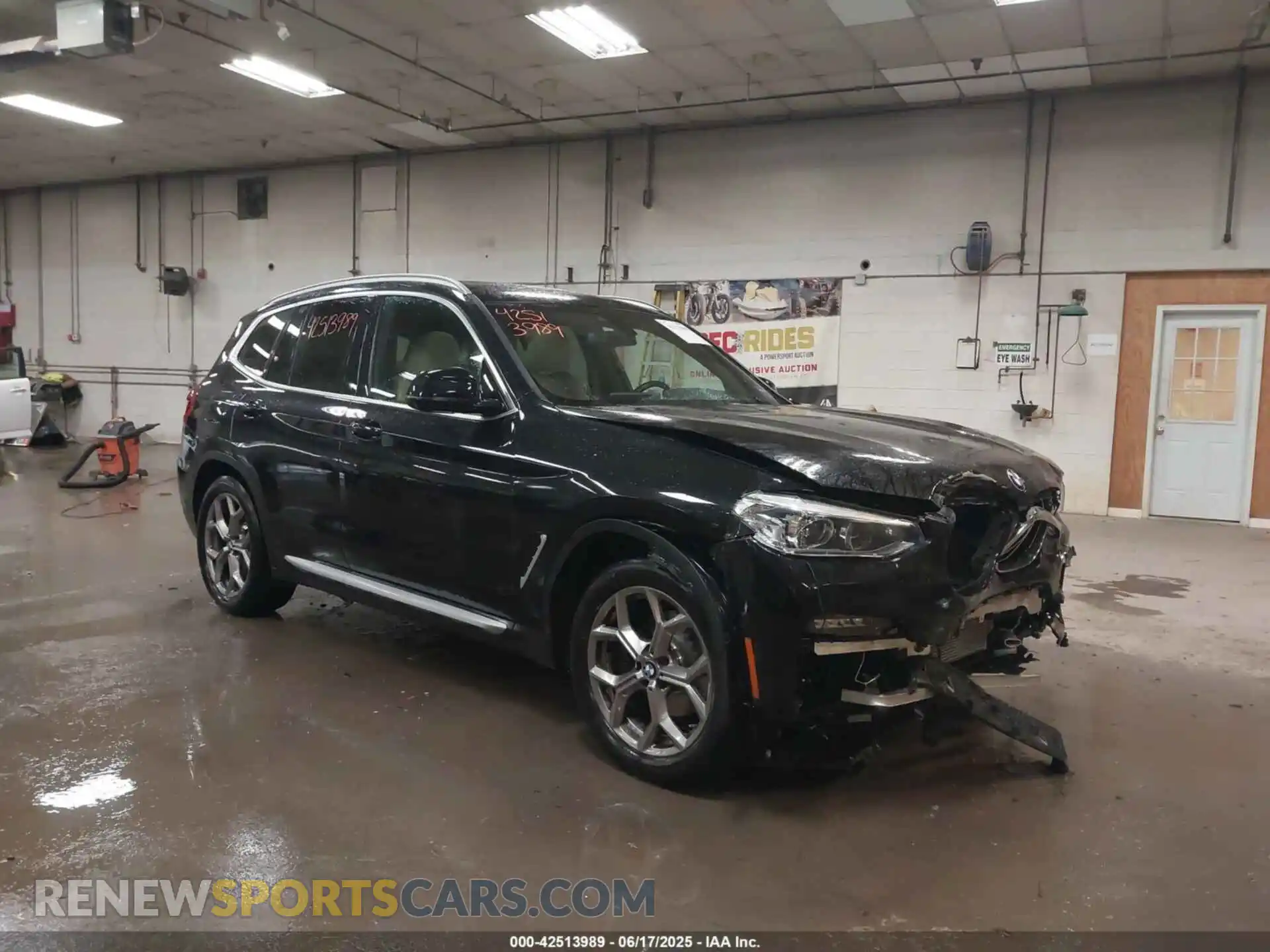 1 Photograph of a damaged car 5UXTY5C04M9G49382 BMW X3 2021