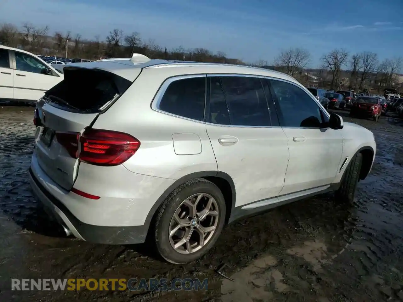 3 Photograph of a damaged car 5UXTY5C04M9H93062 BMW X3 2021