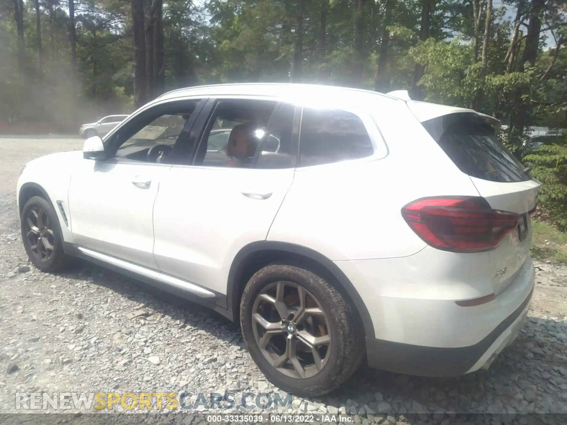 3 Photograph of a damaged car 5UXTY5C05M9D81975 BMW X3 2021