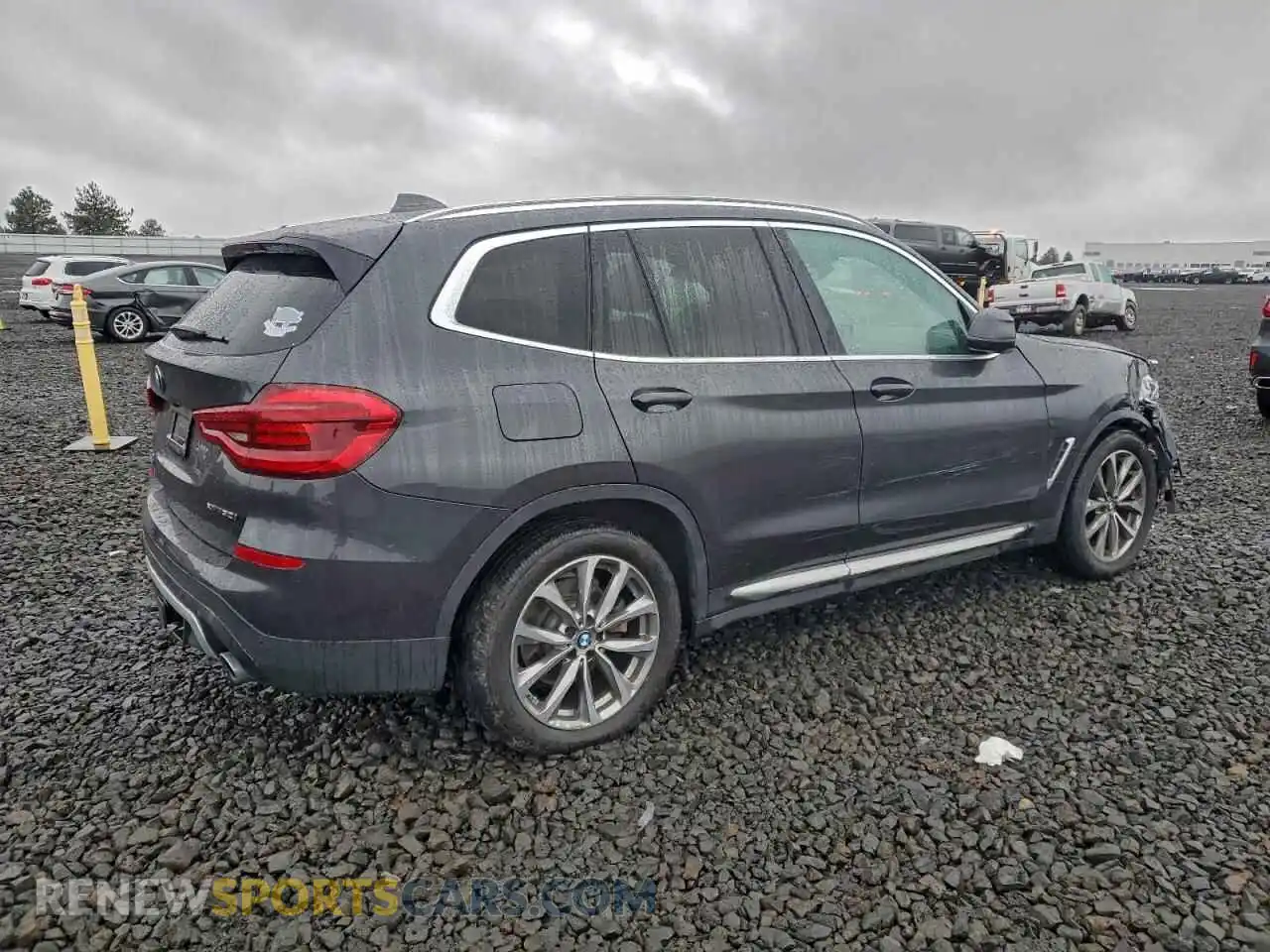 3 Photograph of a damaged car 5UXTY5C05M9G87347 BMW X3 2021