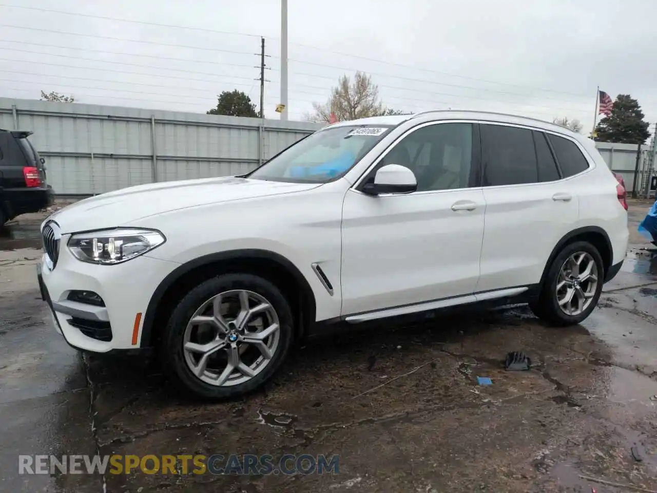 1 Photograph of a damaged car 5UXTY5C05M9G91110 BMW X3 2021