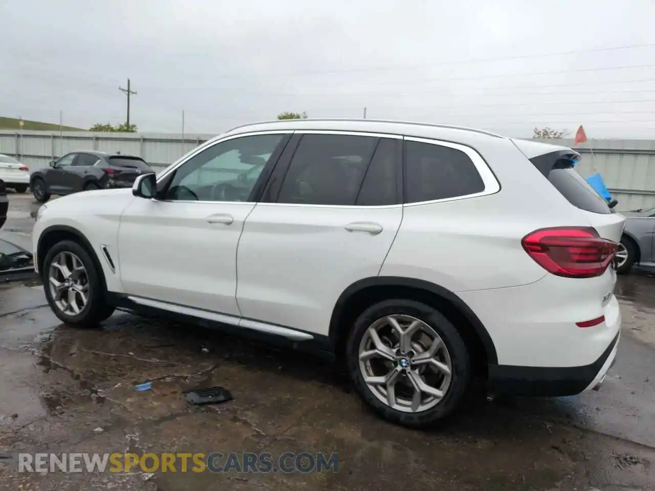 2 Photograph of a damaged car 5UXTY5C05M9G91110 BMW X3 2021