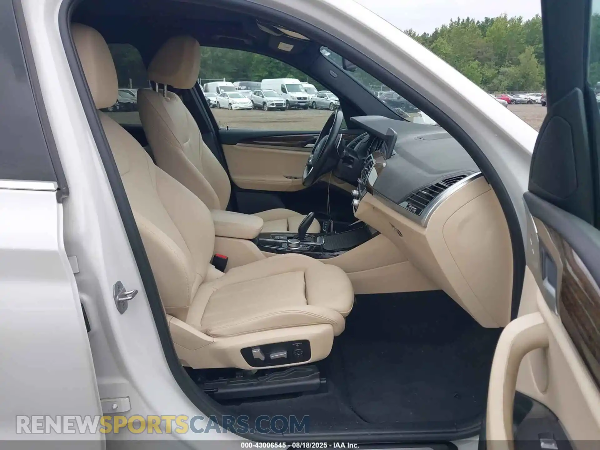 1 Photograph of a damaged car 5UXTY5C06M9E01991 BMW X3 2021