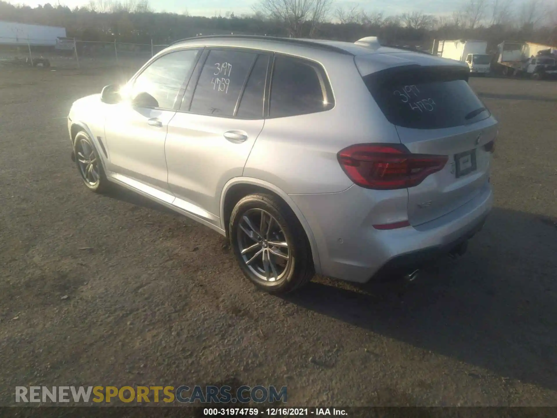 3 Photograph of a damaged car 5UXTY5C06M9E90509 BMW X3 2021
