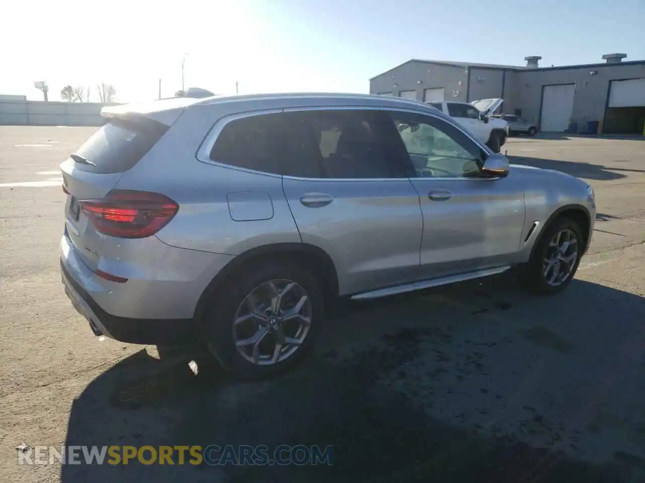 3 Photograph of a damaged car 5UXTY5C06M9H92303 BMW X3 2021
