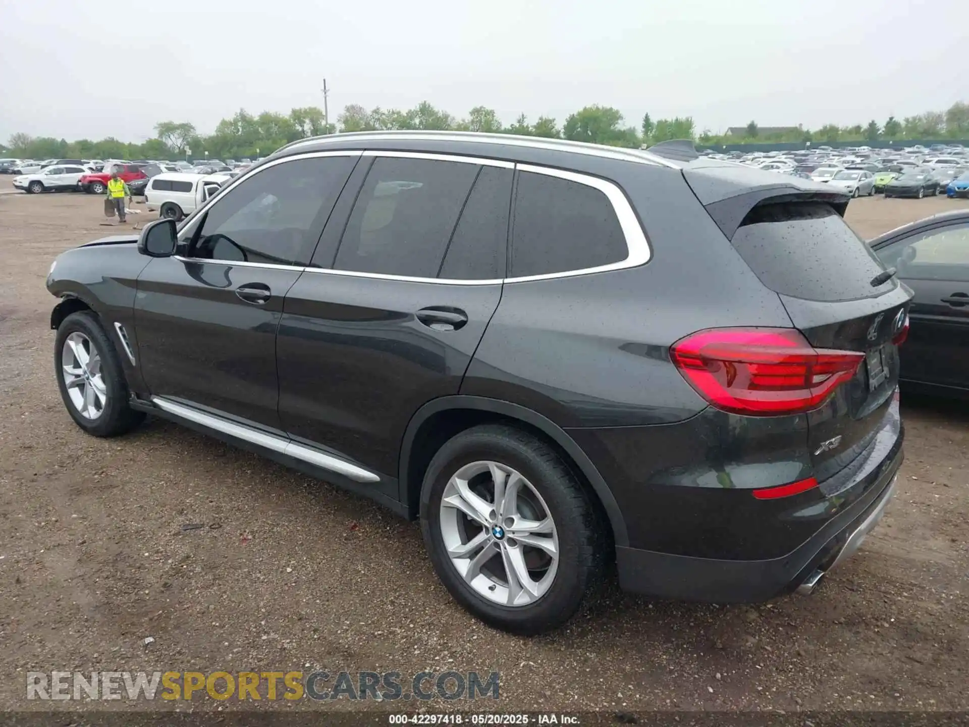 3 Photograph of a damaged car 5UXTY5C07M9D96607 BMW X3 2021