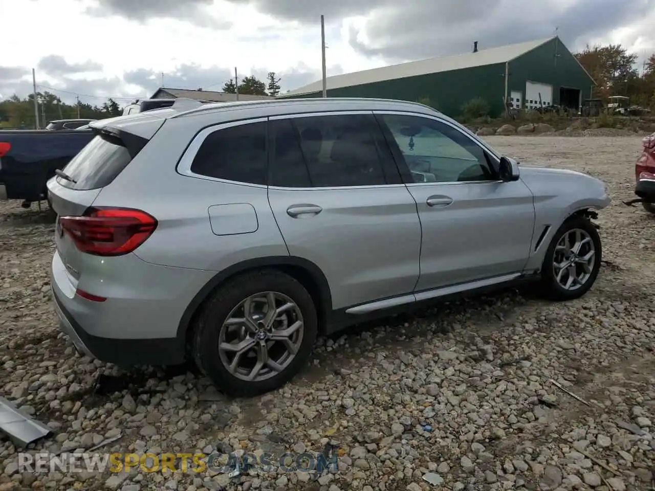 3 Photograph of a damaged car 5UXTY5C07M9F21282 BMW X3 2021