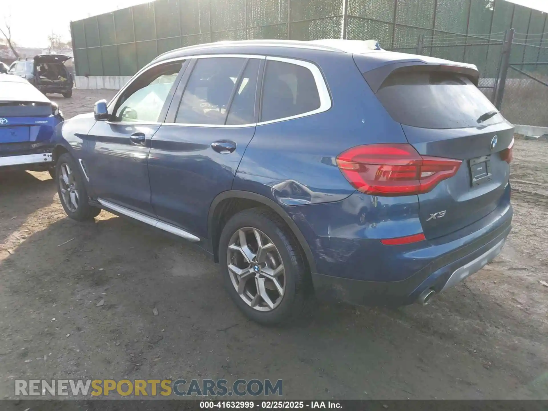 3 Photograph of a damaged car 5UXTY5C07M9H54854 BMW X3 2021