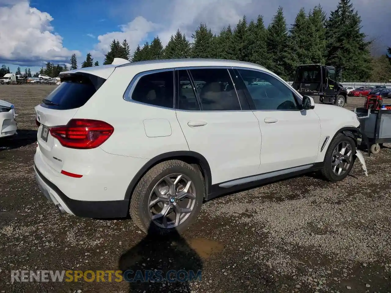 3 Photograph of a damaged car 5UXTY5C08M9D85437 BMW X3 2021