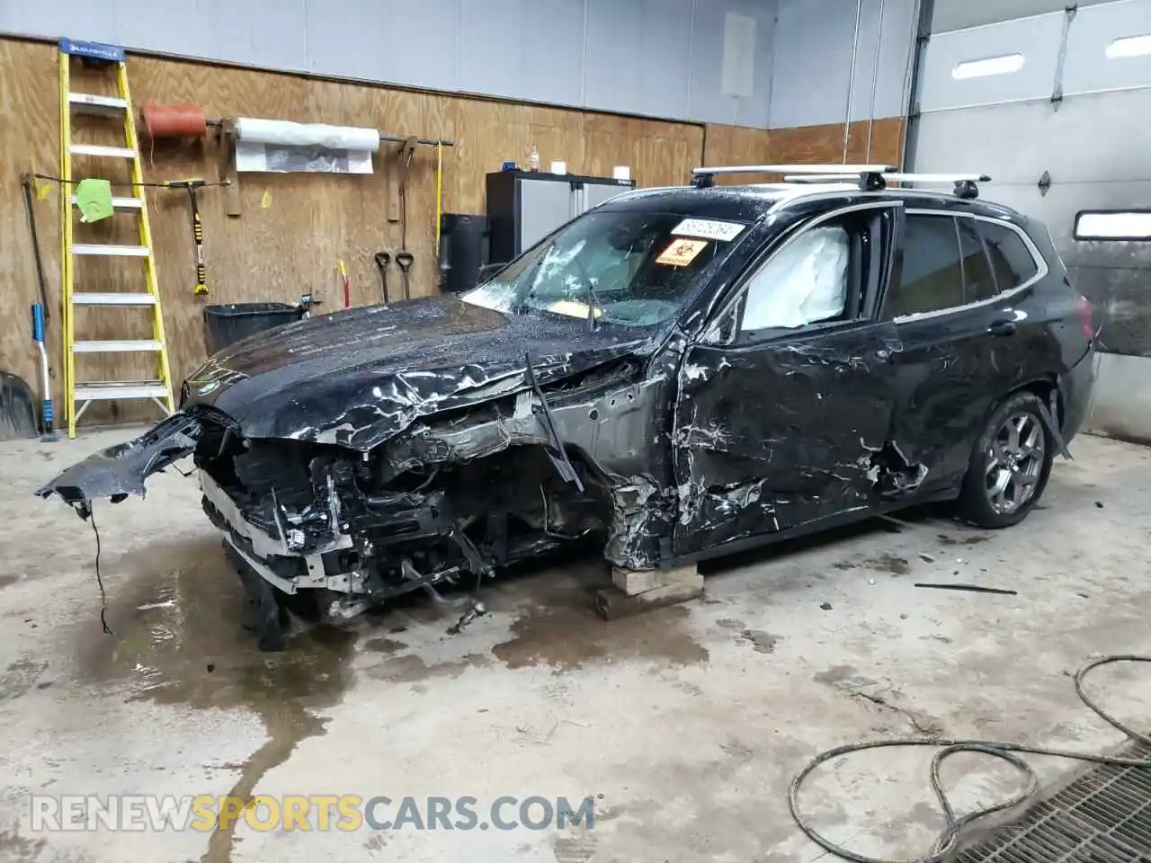 1 Photograph of a damaged car 5UXTY5C08M9F02384 BMW X3 2021