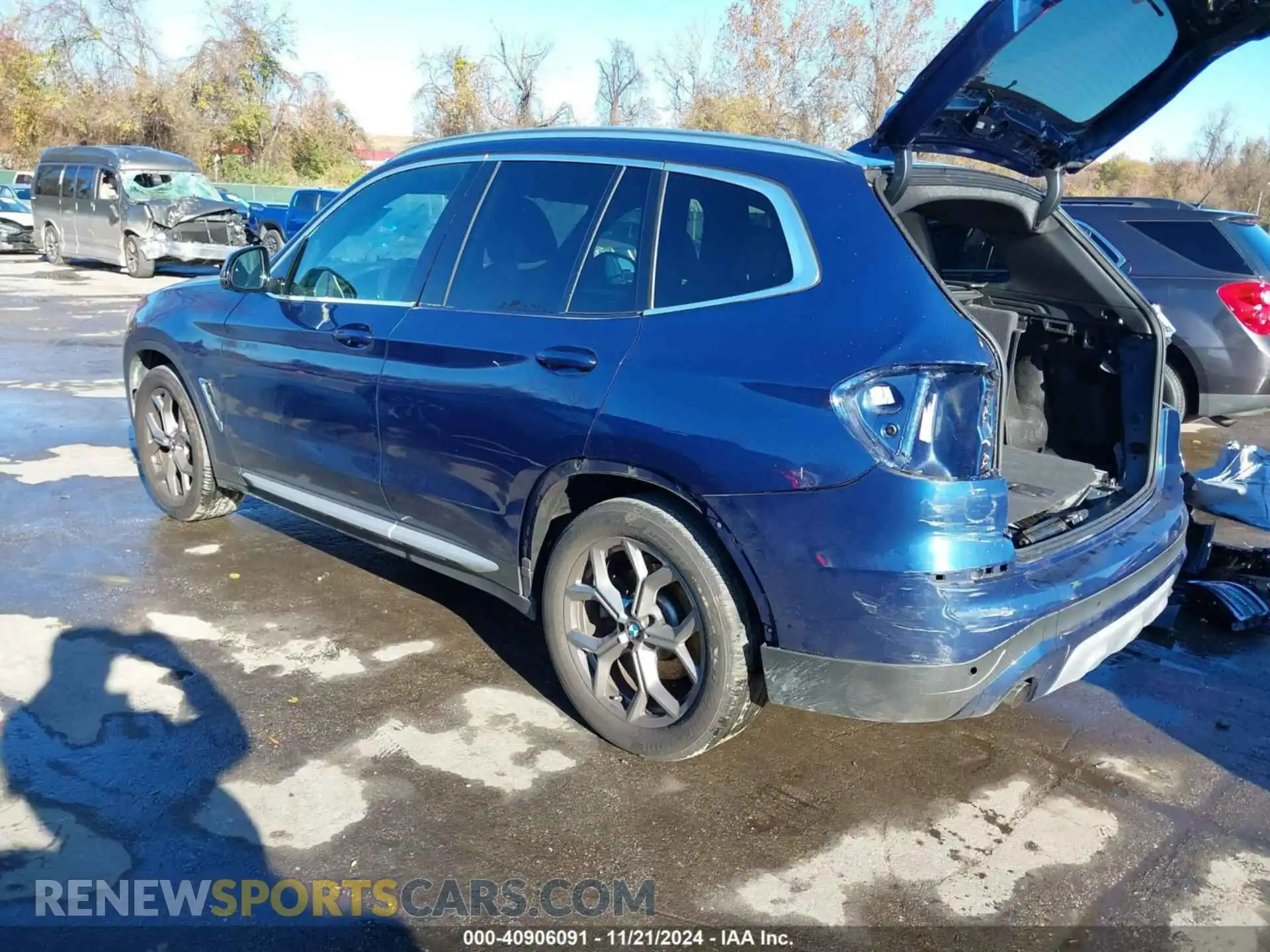3 Photograph of a damaged car 5UXTY5C08M9F18794 BMW X3 2021
