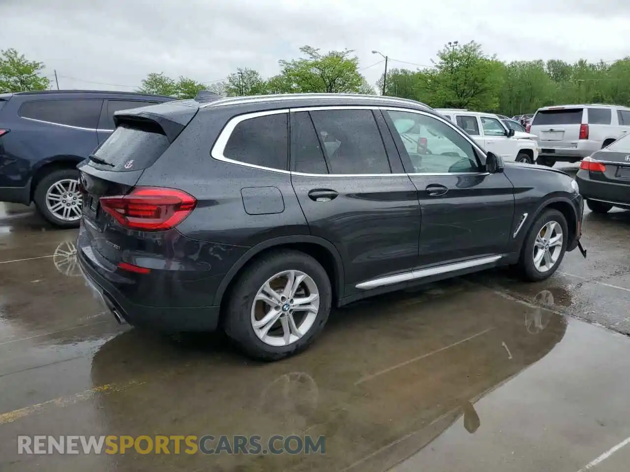 3 Photograph of a damaged car 5UXTY5C08M9G40975 BMW X3 2021