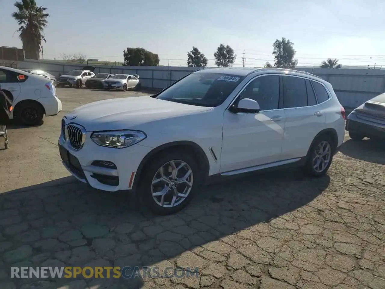 1 Photograph of a damaged car 5UXTY5C09M9F11014 BMW X3 2021