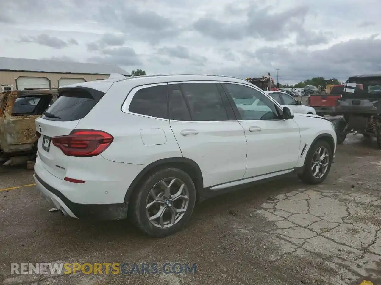 3 Photograph of a damaged car 5UXTY5C09M9F31750 BMW X3 2021