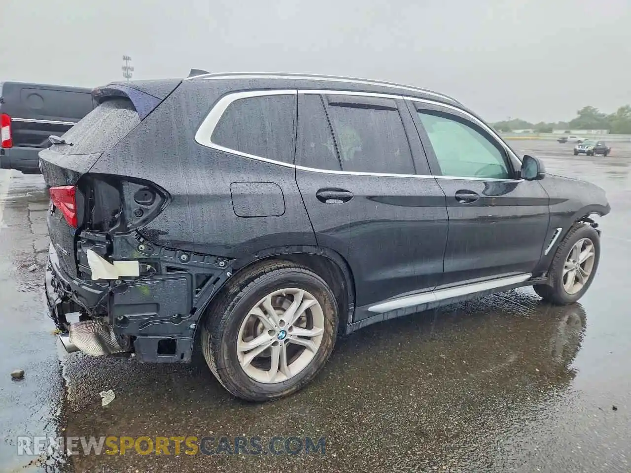 3 Photograph of a damaged car 5UXTY5C09M9F50153 BMW X3 2021