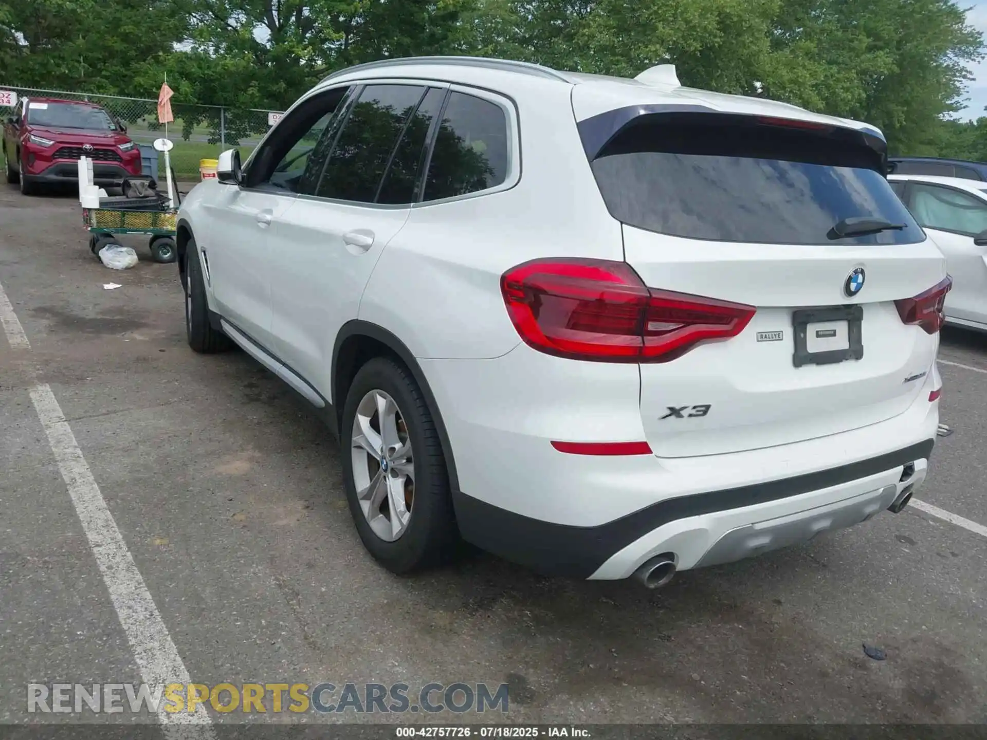 3 Photograph of a damaged car 5UXTY5C09M9G40922 BMW X3 2021