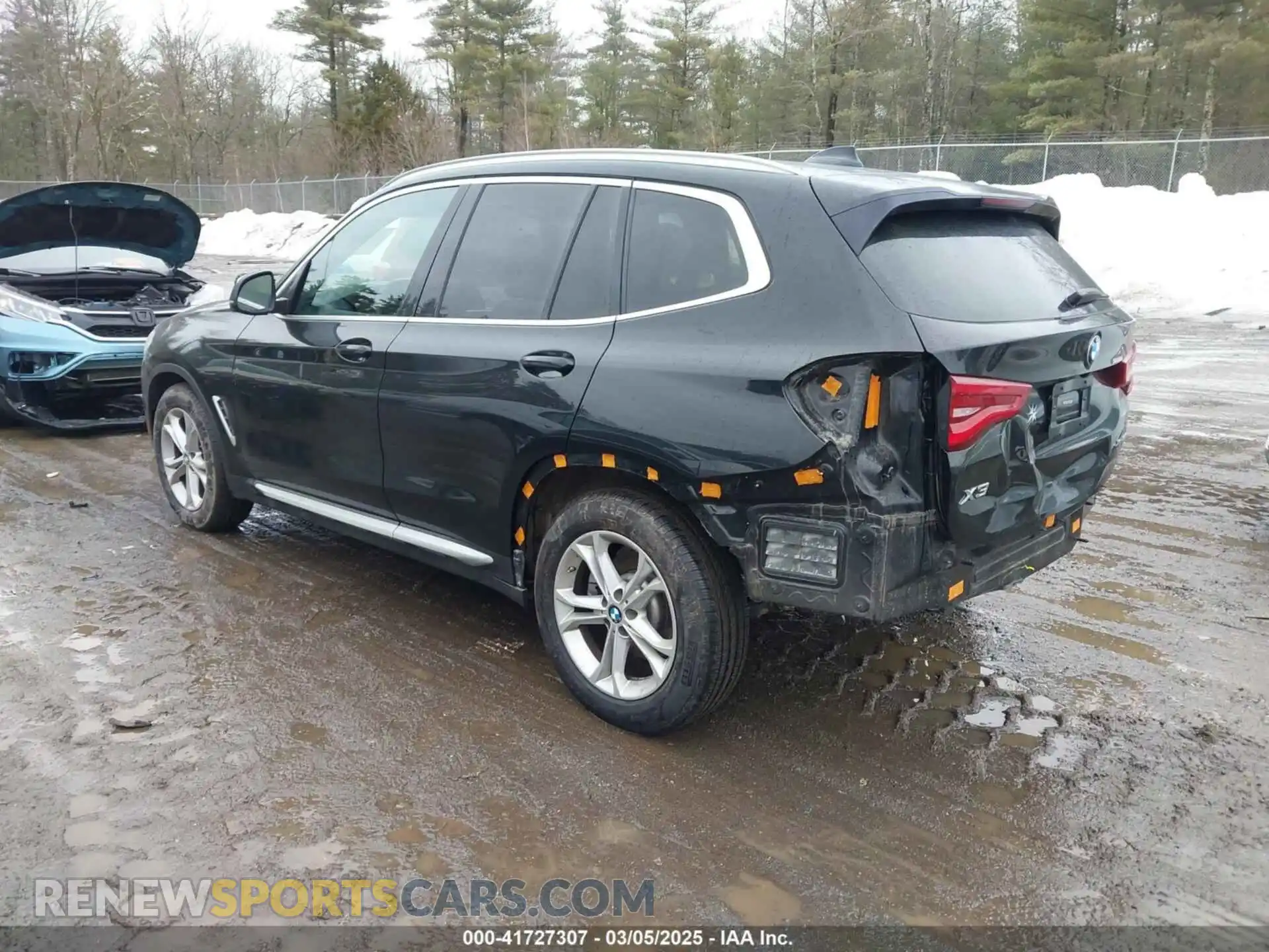 3 Photograph of a damaged car 5UXTY5C09M9G72060 BMW X3 2021