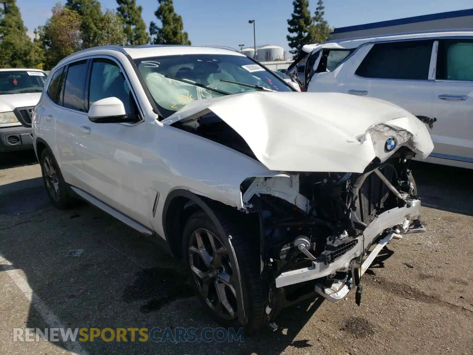 1 Photograph of a damaged car 5UXTY5C0XM9E37392 BMW X3 2021