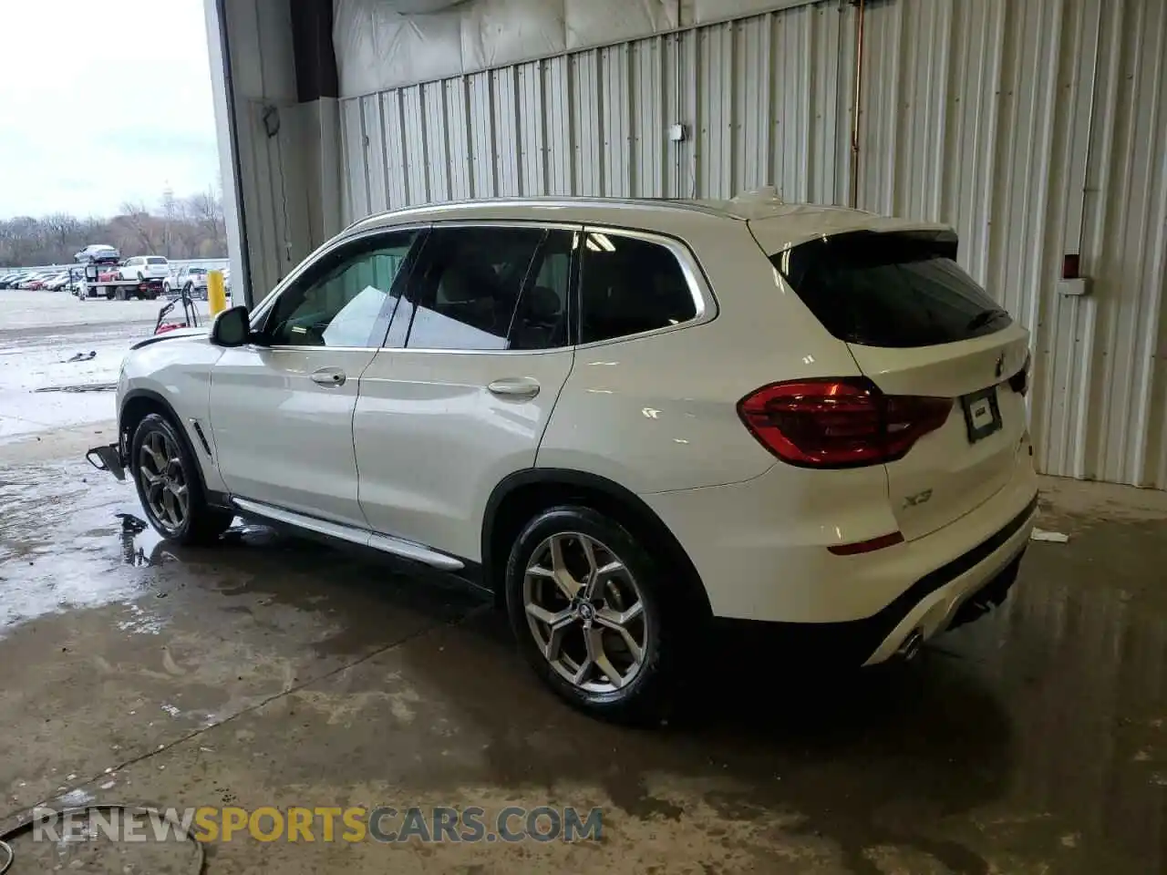 2 Photograph of a damaged car 5UXTY5C0XM9E39904 BMW X3 2021