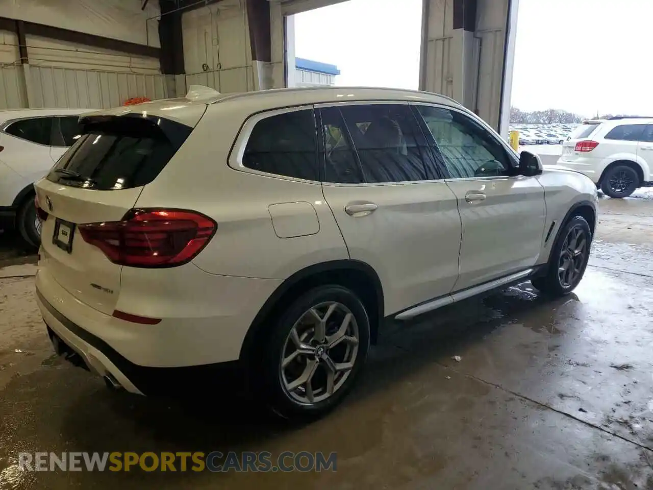 3 Photograph of a damaged car 5UXTY5C0XM9E39904 BMW X3 2021