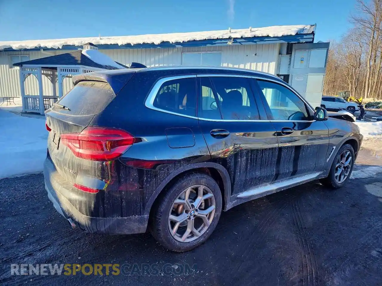 3 Photograph of a damaged car 5UXTY5C0XM9F63073 BMW X3 2021