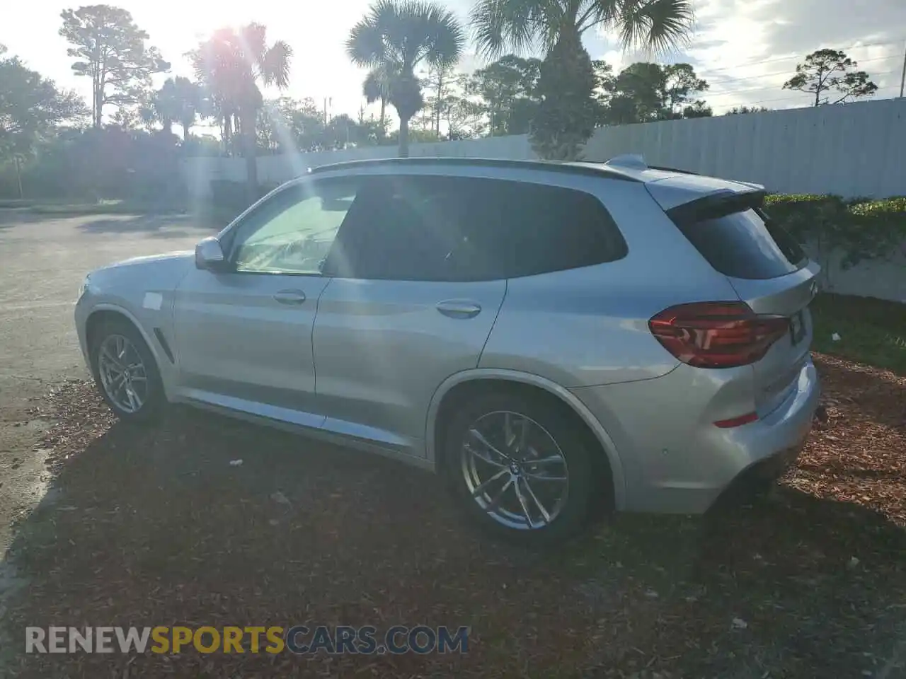 2 Photograph of a damaged car 5UXTY5C0XM9G38483 BMW X3 2021