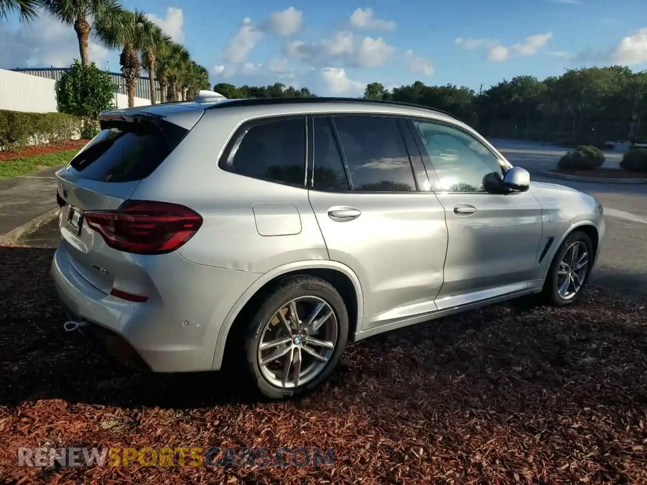 3 Photograph of a damaged car 5UXTY5C0XM9G38483 BMW X3 2021