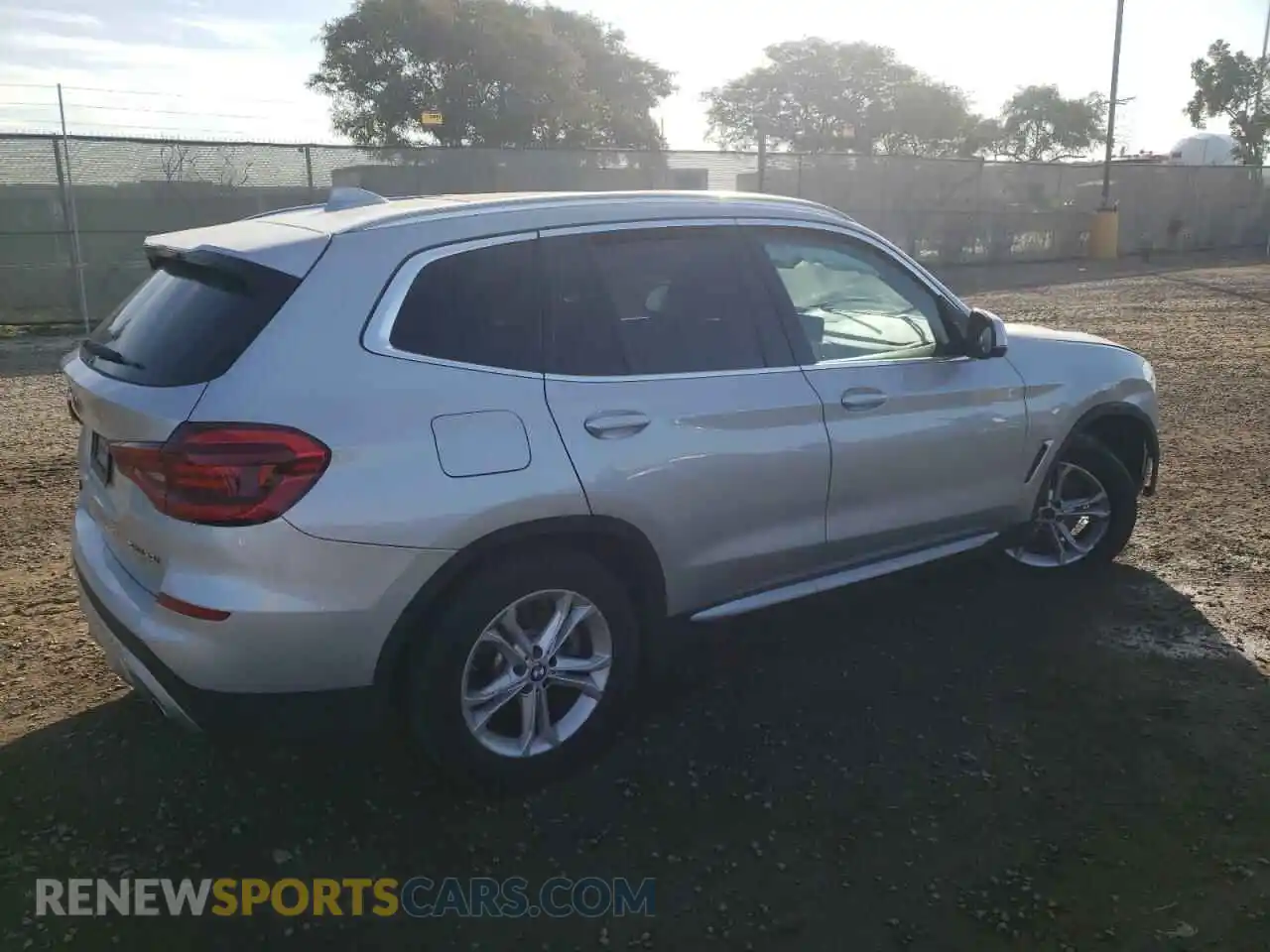 3 Photograph of a damaged car 5UXTY5C0XM9G91233 BMW X3 2021