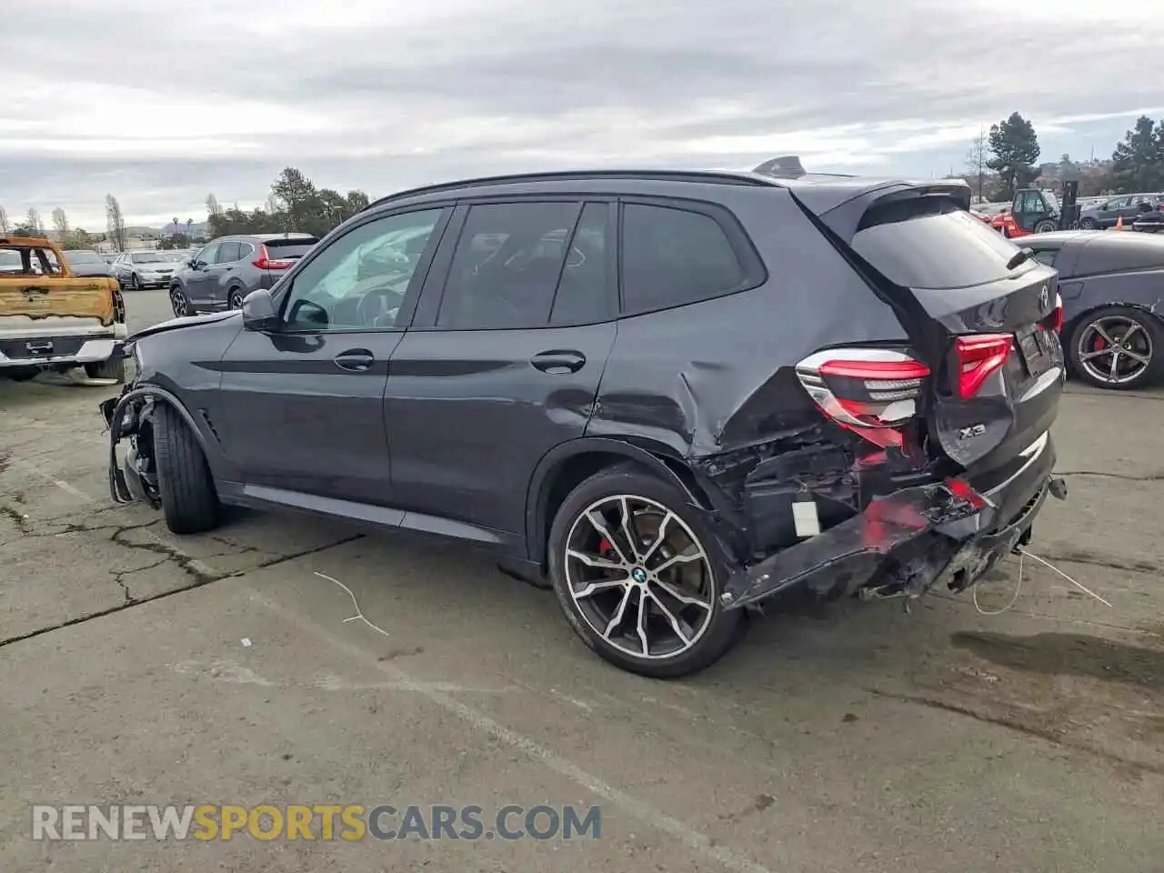 2 Photograph of a damaged car 5UXTY9C02M9E58731 BMW X3 2021