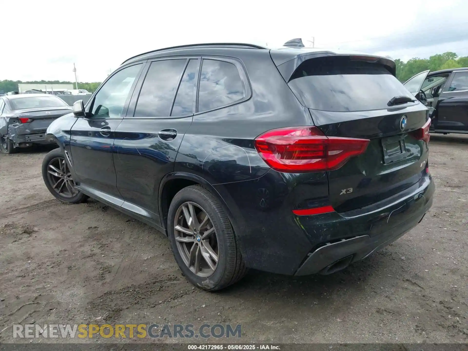 3 Photograph of a damaged car 5UXTY9C04M9E07540 BMW X3 2021
