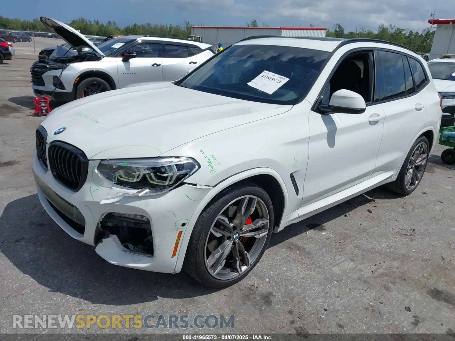 2 Photograph of a damaged car 5UXTY9C04M9G46876 BMW X3 2021