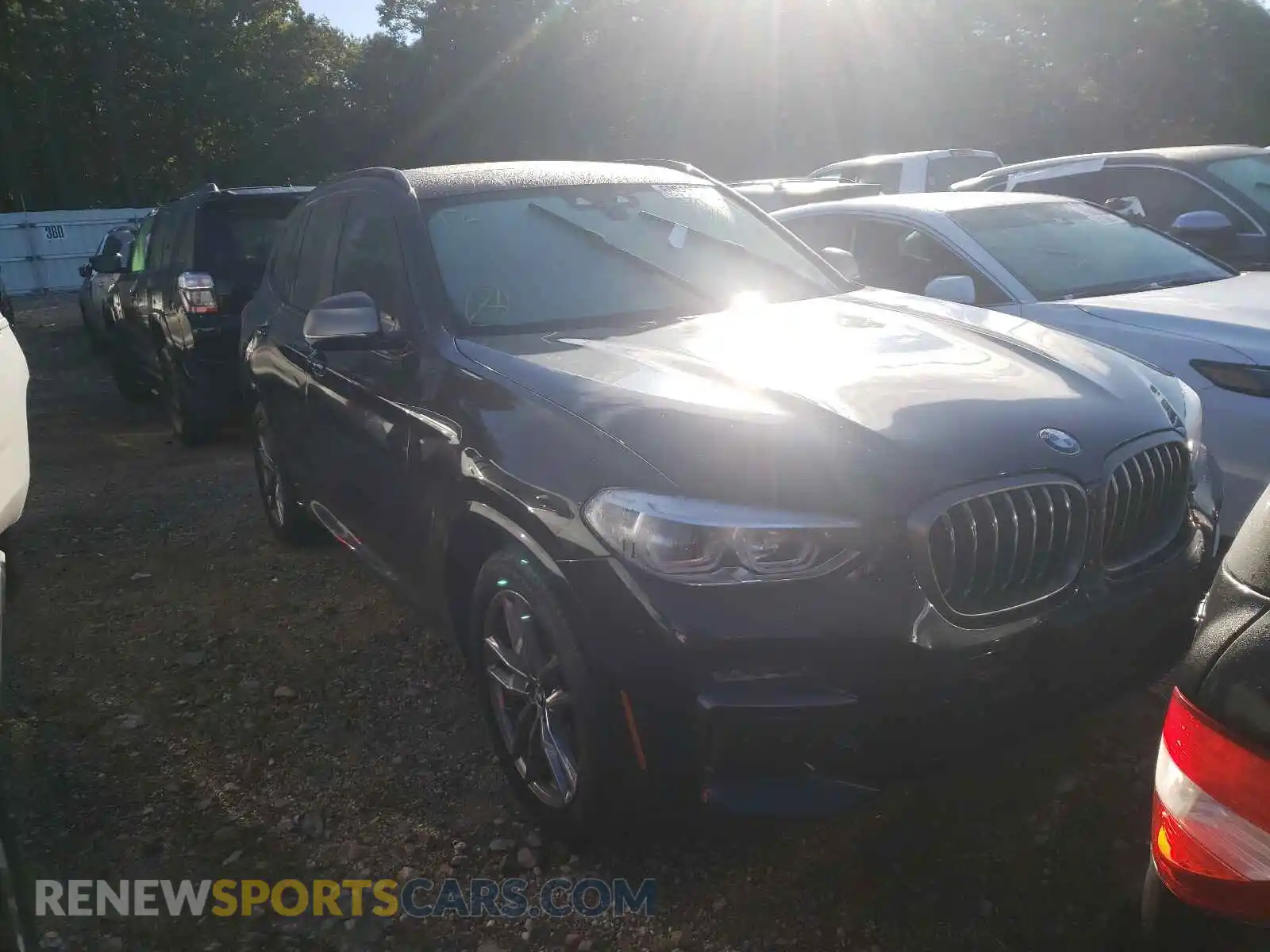 1 Photograph of a damaged car 5UXTY9C0XM9F46586 BMW X3 2021